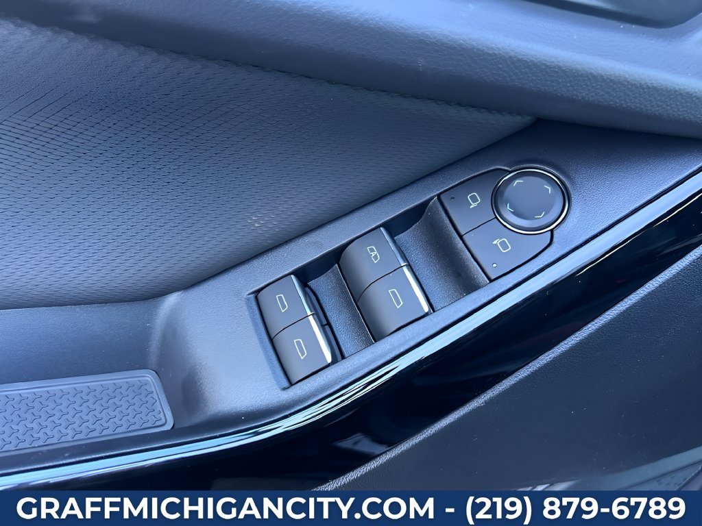 New 2027 Chevrolet Equinox RS w/ Safety and Technology Package AWD/4WD image 10