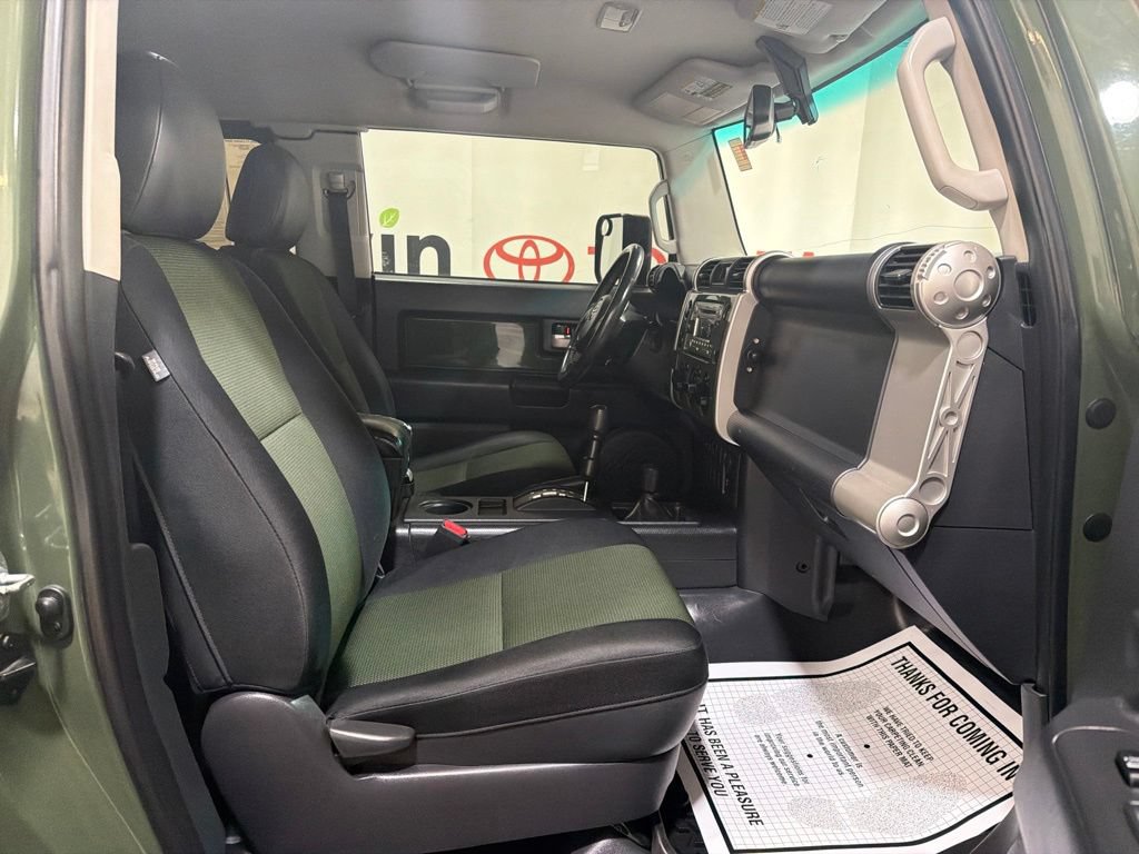 Used 2011 Toyota FJ Cruiser 4WD w/ Upgrade Pkg 3 image 12