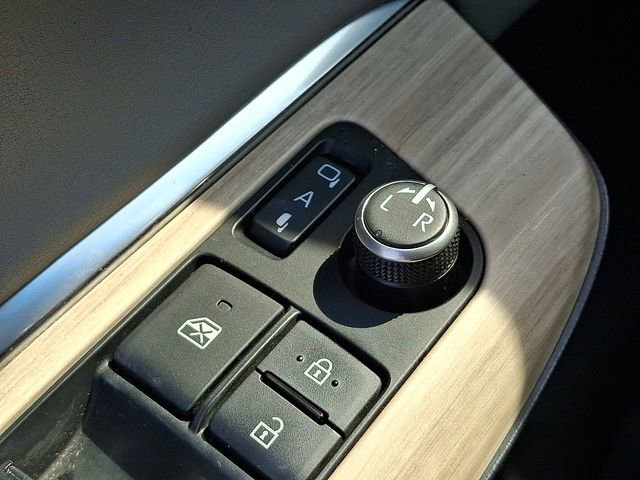 Used 2021 Toyota Venza XLE w/ Softex Package image 28