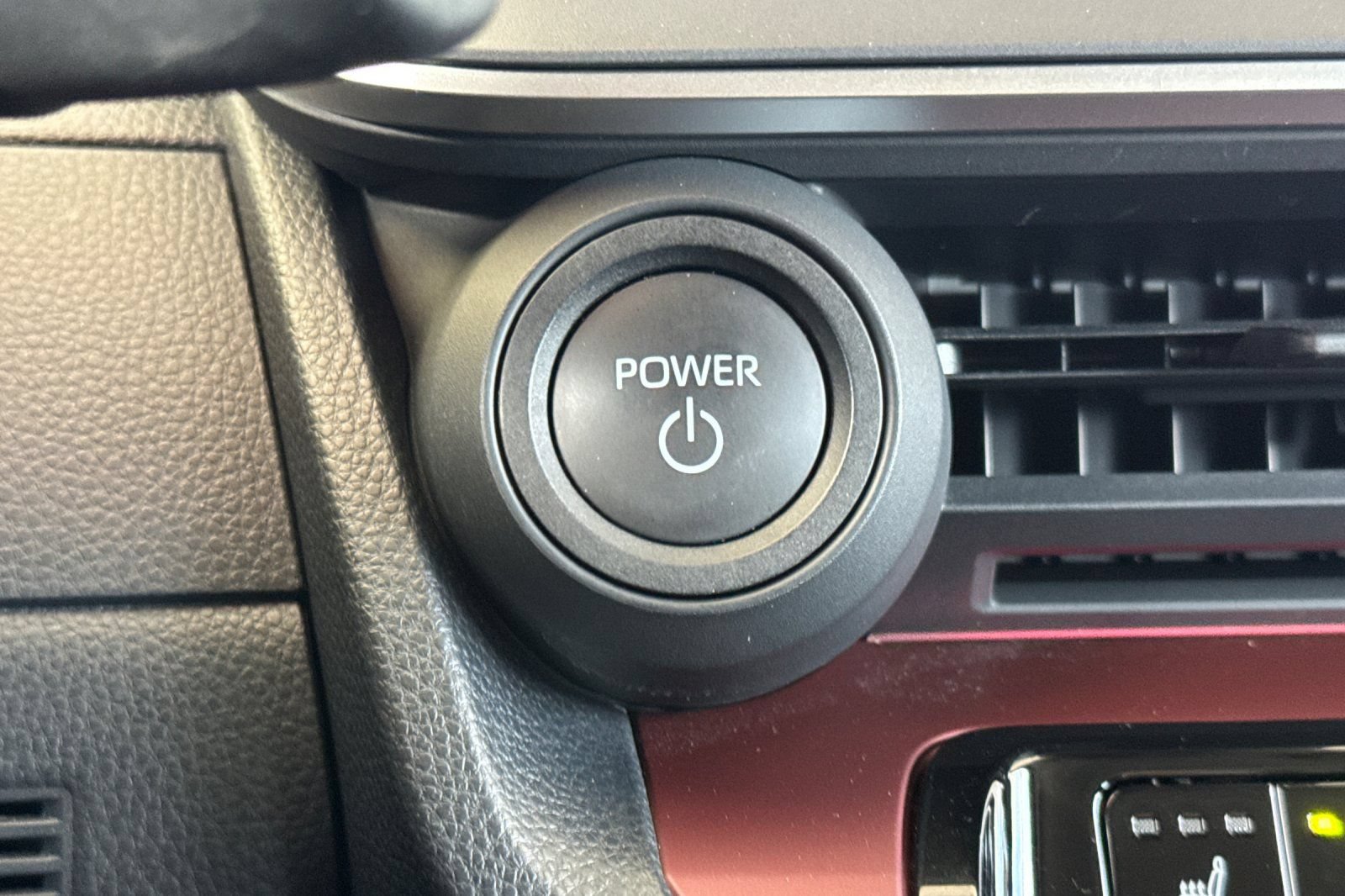 Used 2023 Toyota Prius Prime Premium FWD image 27