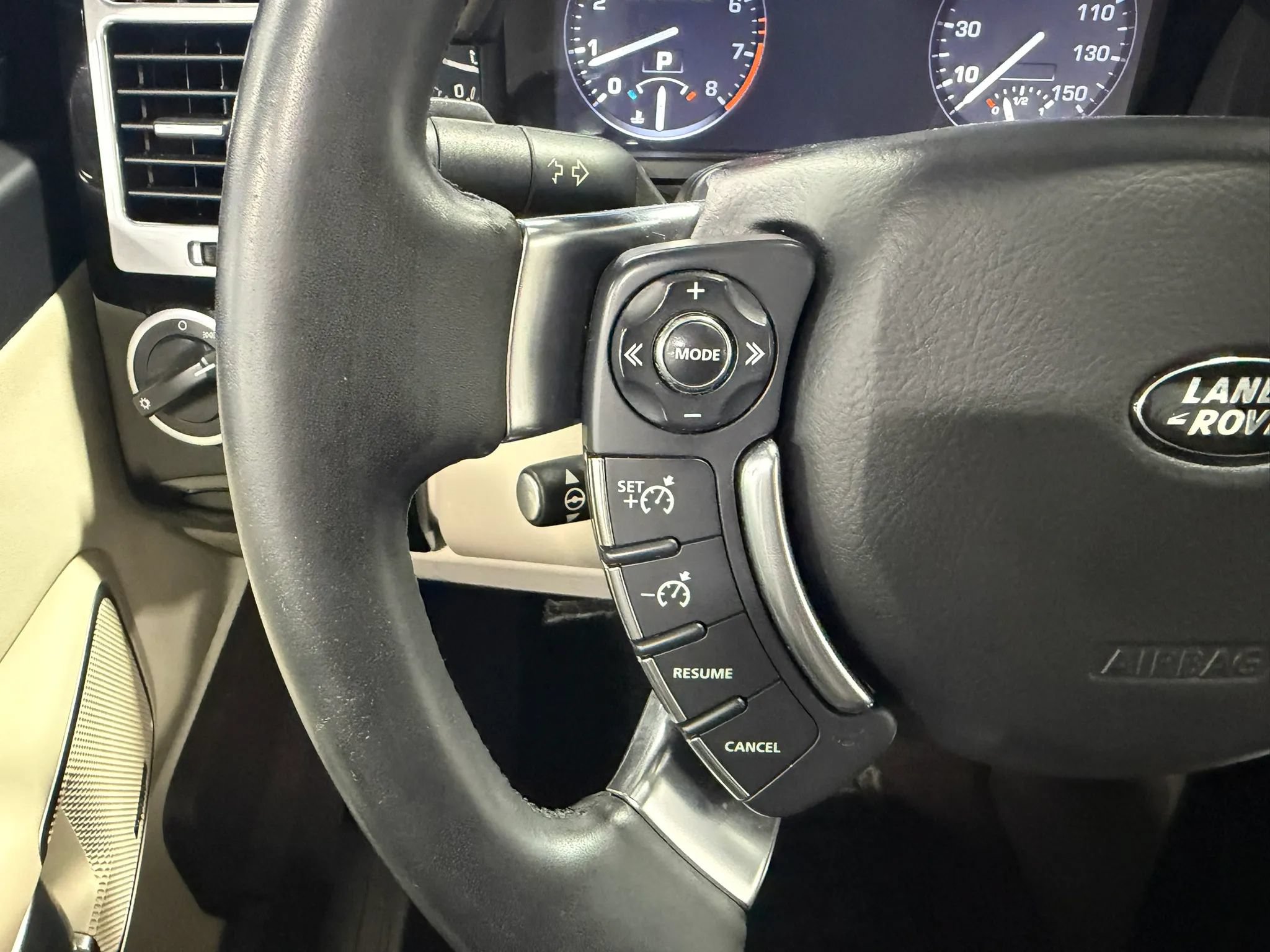 Used 2010 Land Rover Range Rover Supercharged AWD/4WD image 16