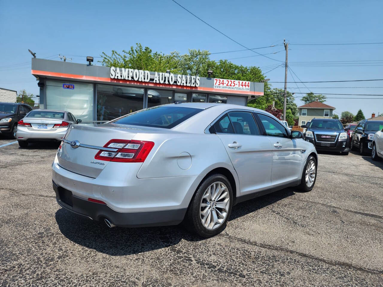 Used 2019 Ford Taurus Limited image 10