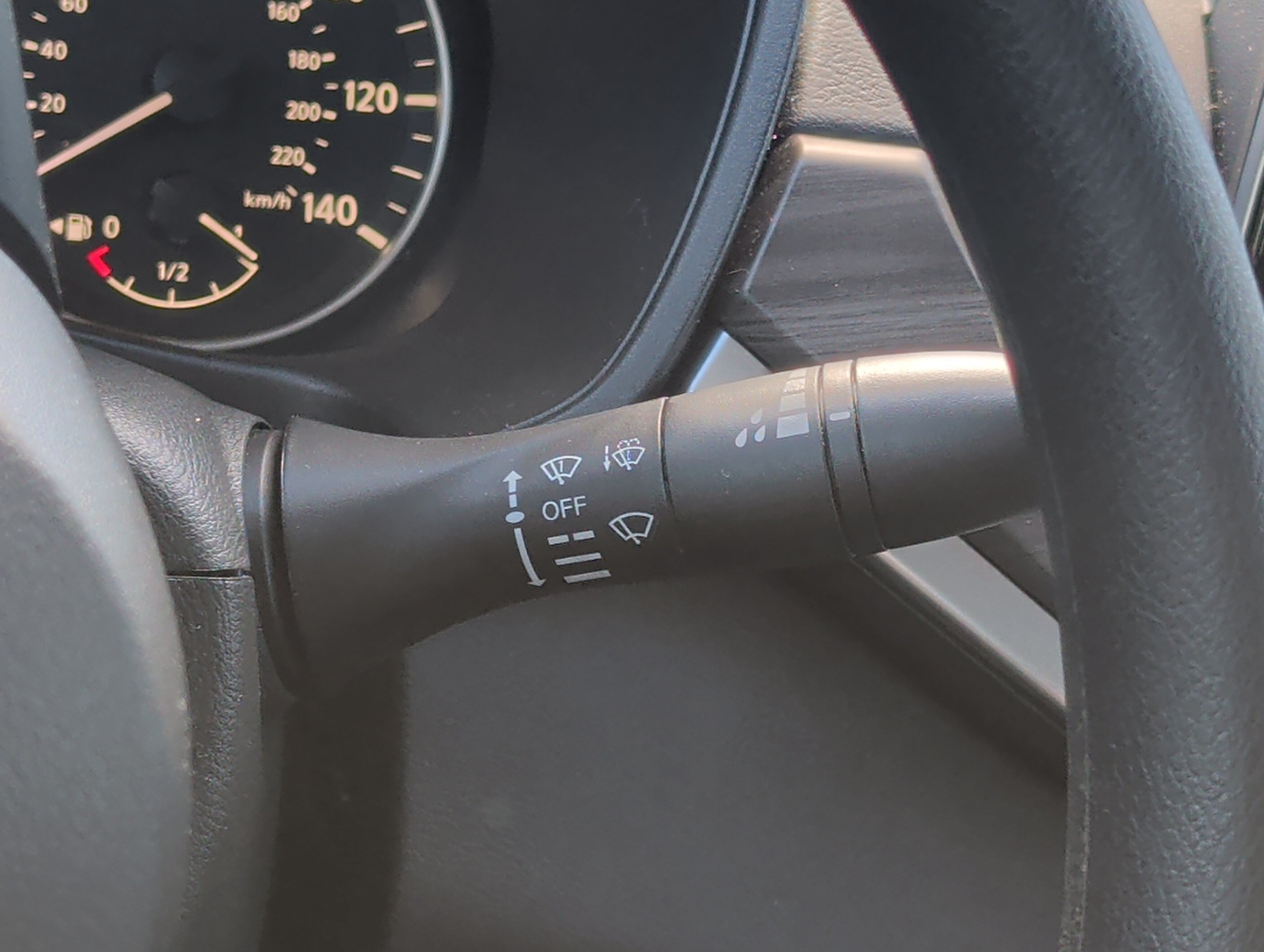Used 2025 Nissan Altima 2.5 SV FWD image 29