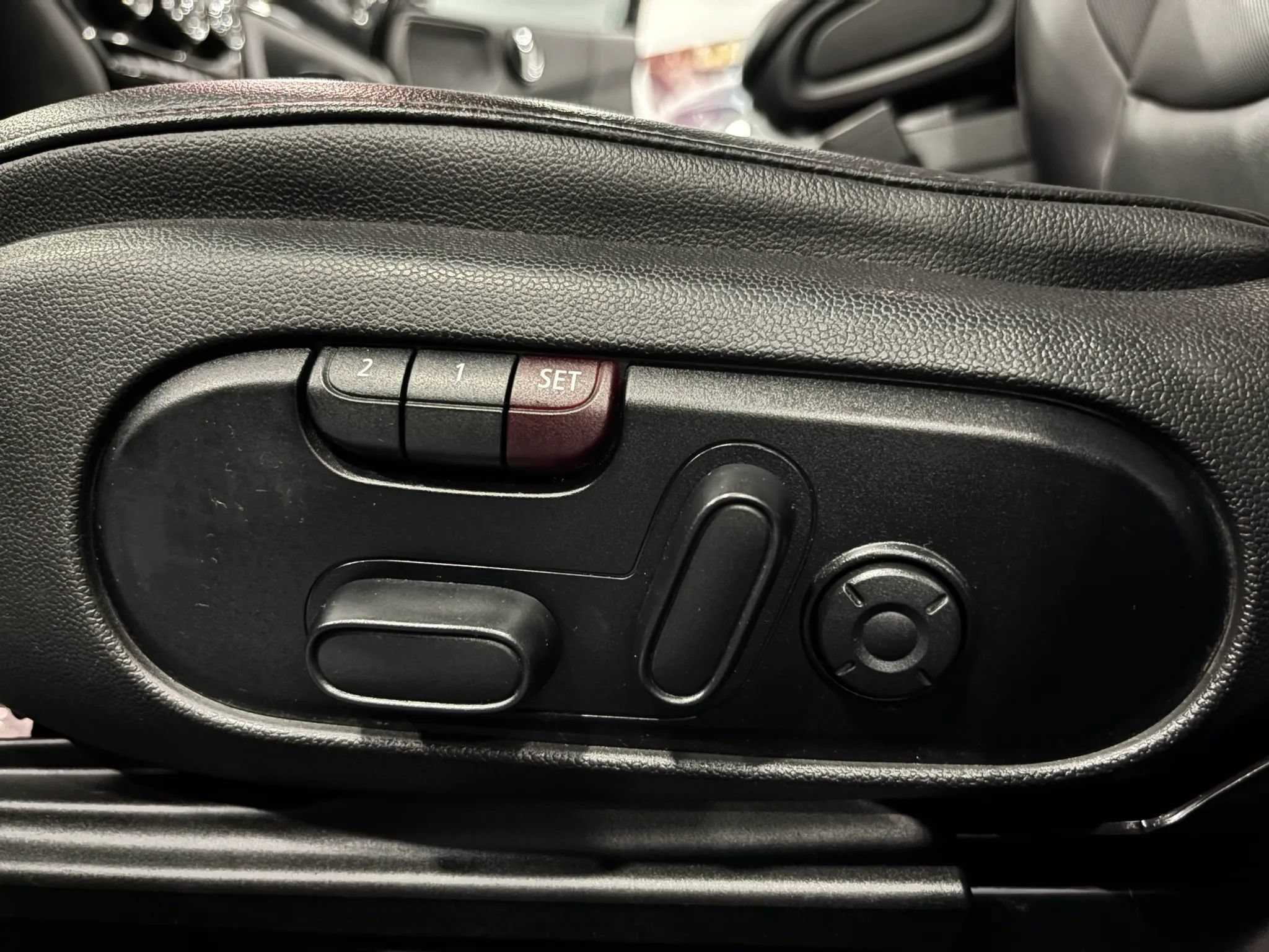 Used 2018 MINI Cooper Countryman FWD image 13