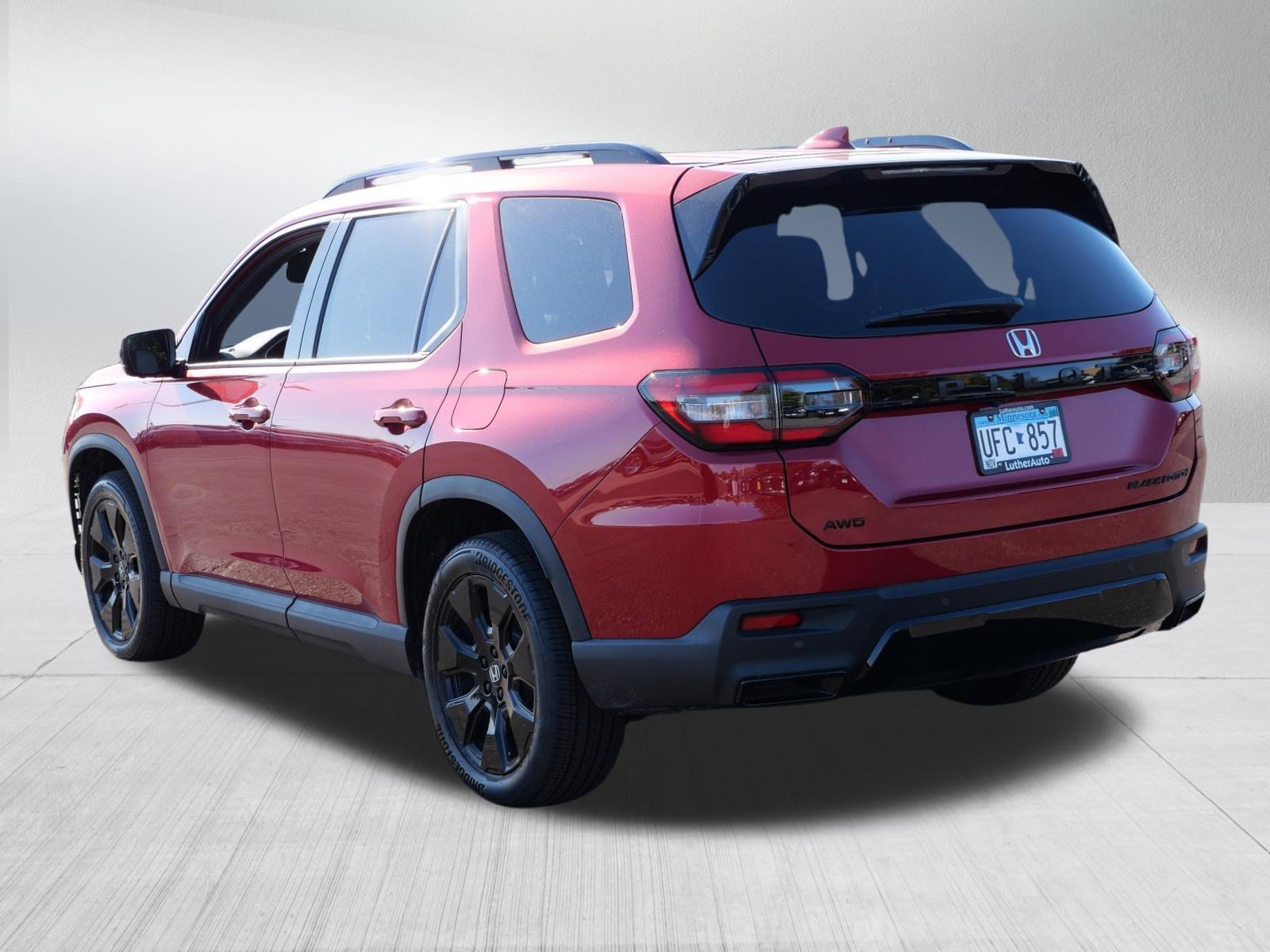 Certified 2026 Honda Pilot Black Edition image 5
