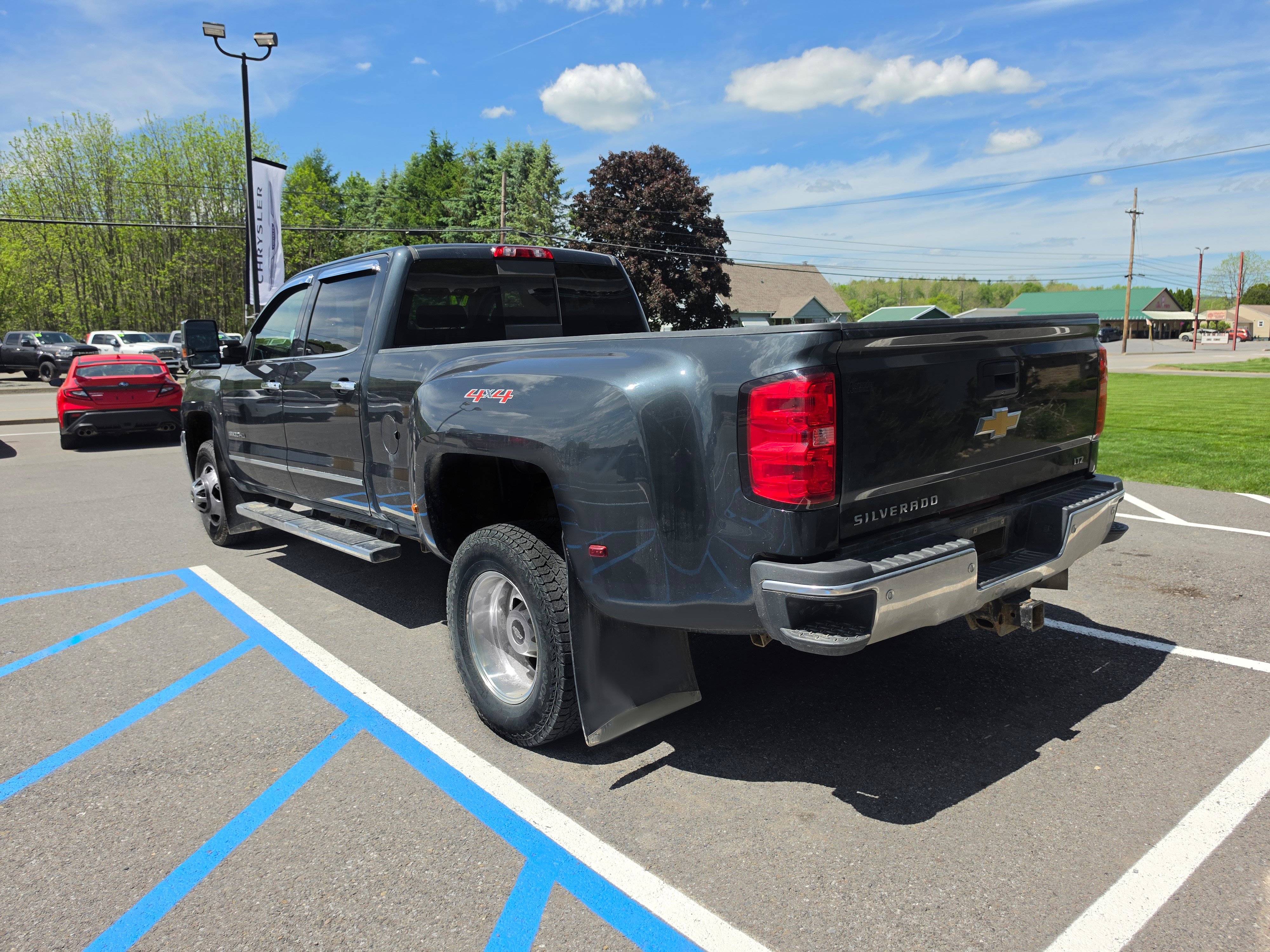 Used 2017 Chevrolet Silverado 3500 LTZ w/ Duramax Plus Package AWD/4WD video 5