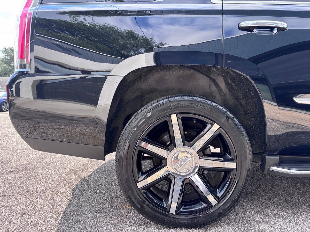 Used 2015 Cadillac Escalade Premium AWD/4WD image 7