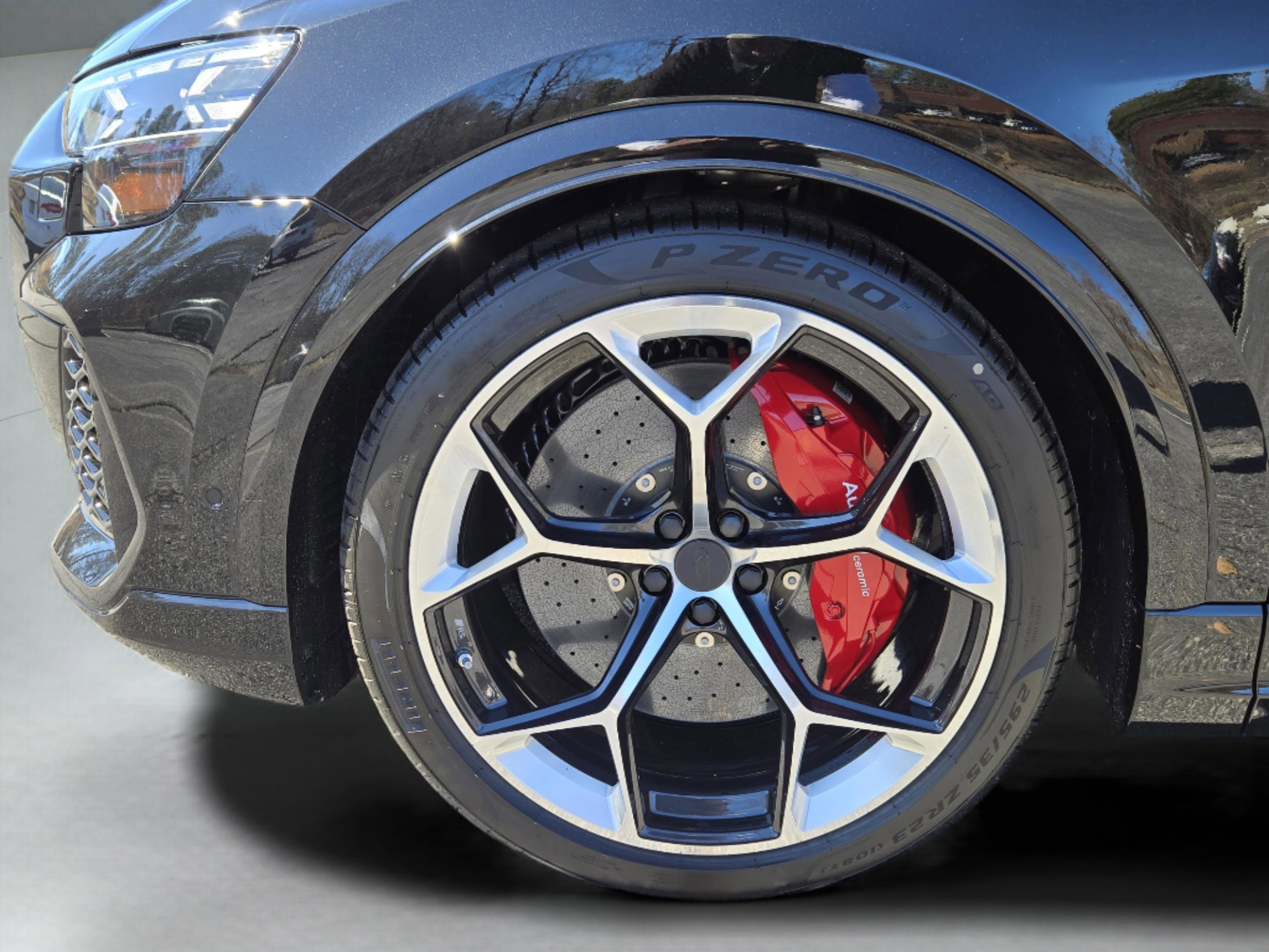 New 2026 Audi RS Q8 performance image 4