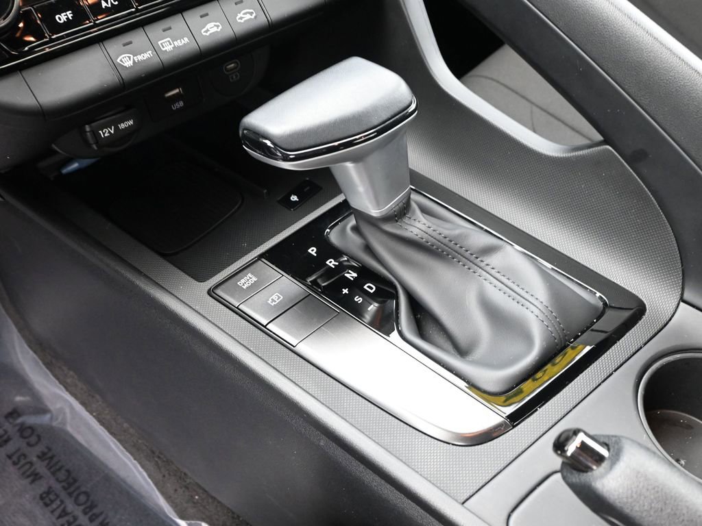 Certified 2025 Hyundai Elantra Sport image 15