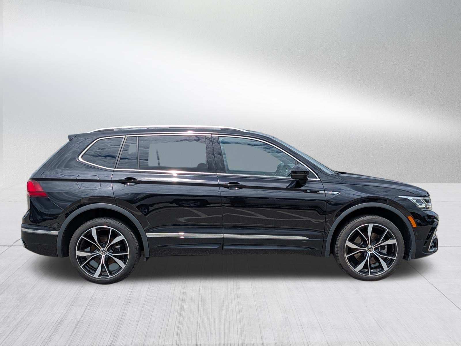 Certified 2023 Volkswagen Tiguan SEL R-Line AWD/4WD image 8
