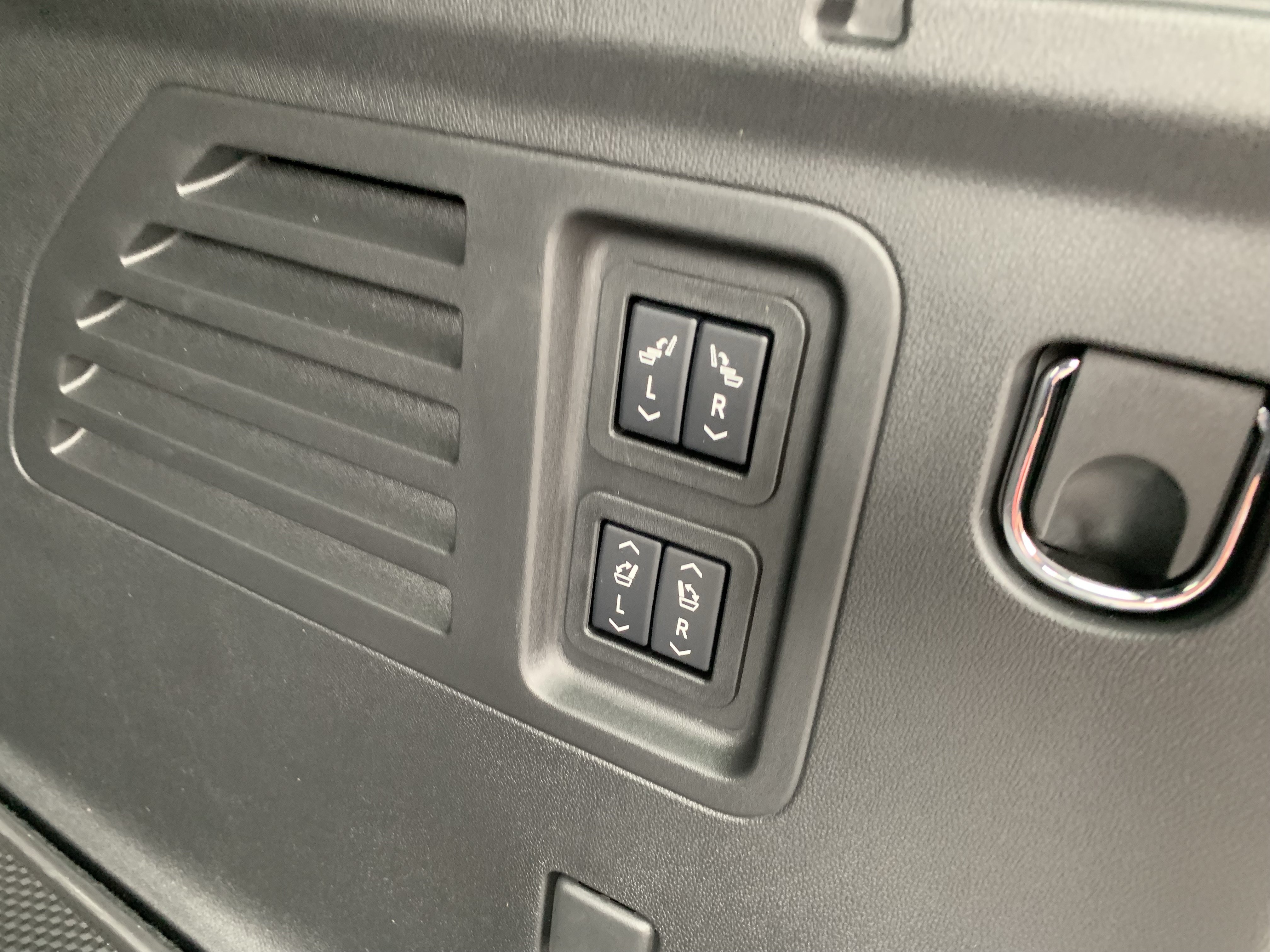 New 2027 Chevrolet Traverse RS AWD/4WD image 24