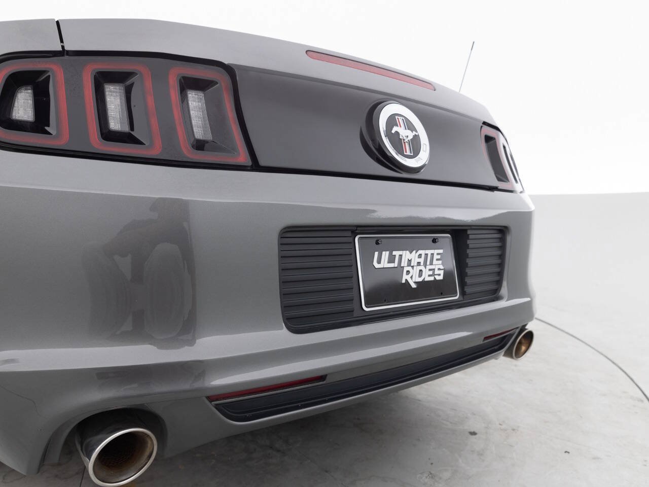 Used 2014 Ford Mustang Coupe RWD image 16
