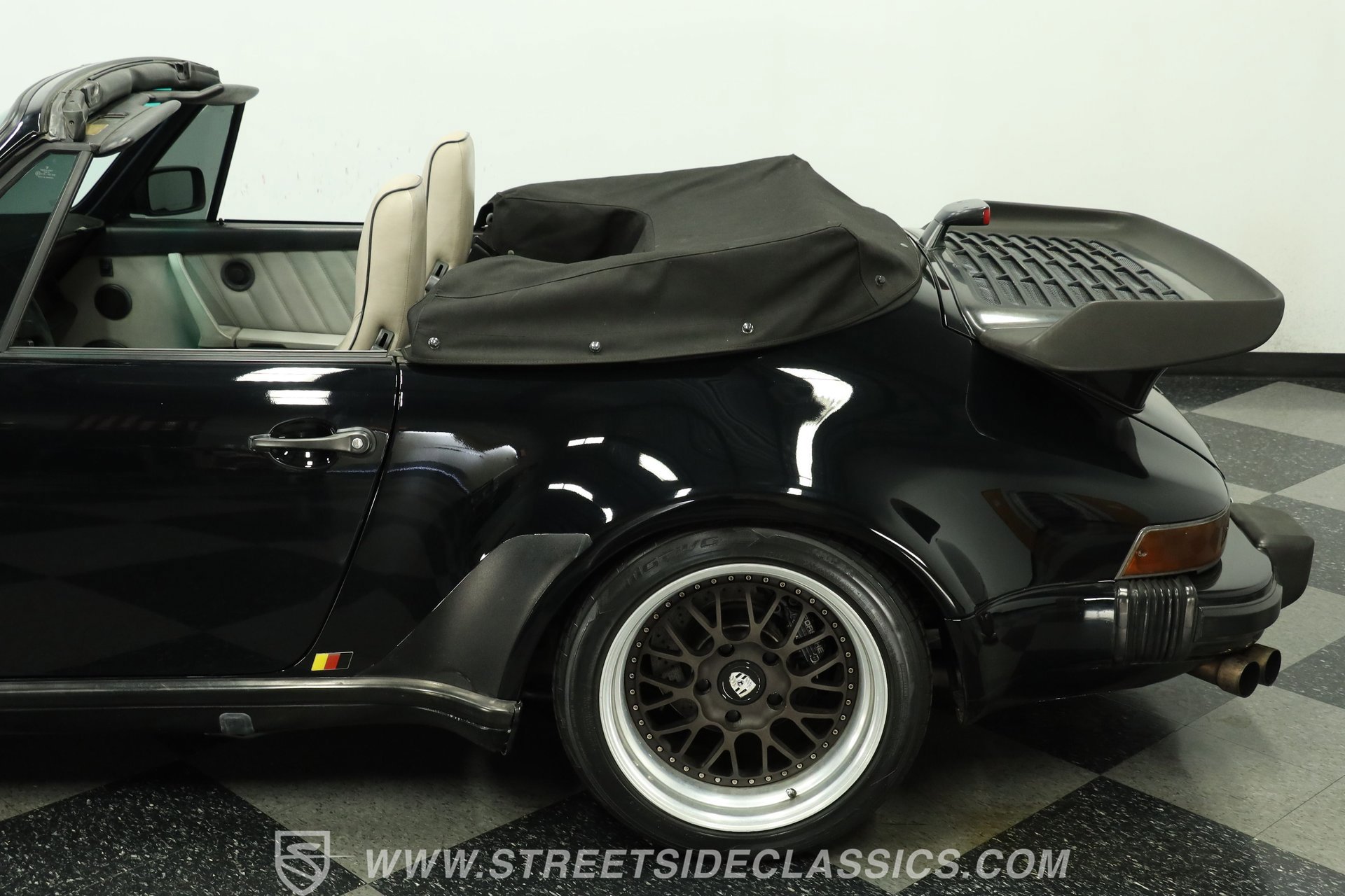 Used 1988 Porsche 911 Carrera RWD image 23