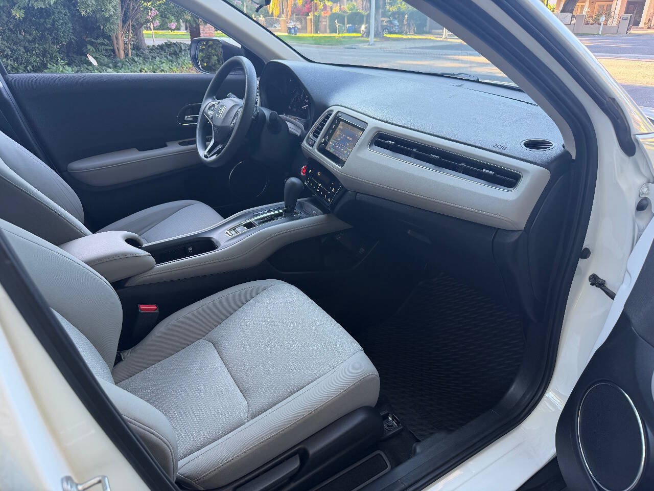 Used 2021 Honda HR-V EX image 24