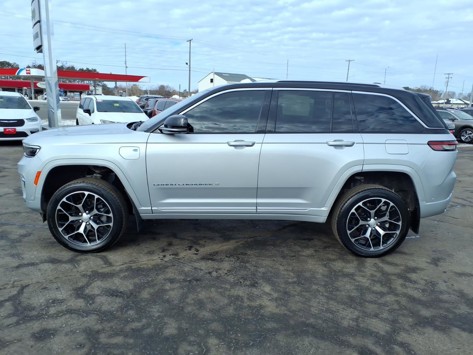 Used 2022 Jeep Grand Cherokee Summit image 7