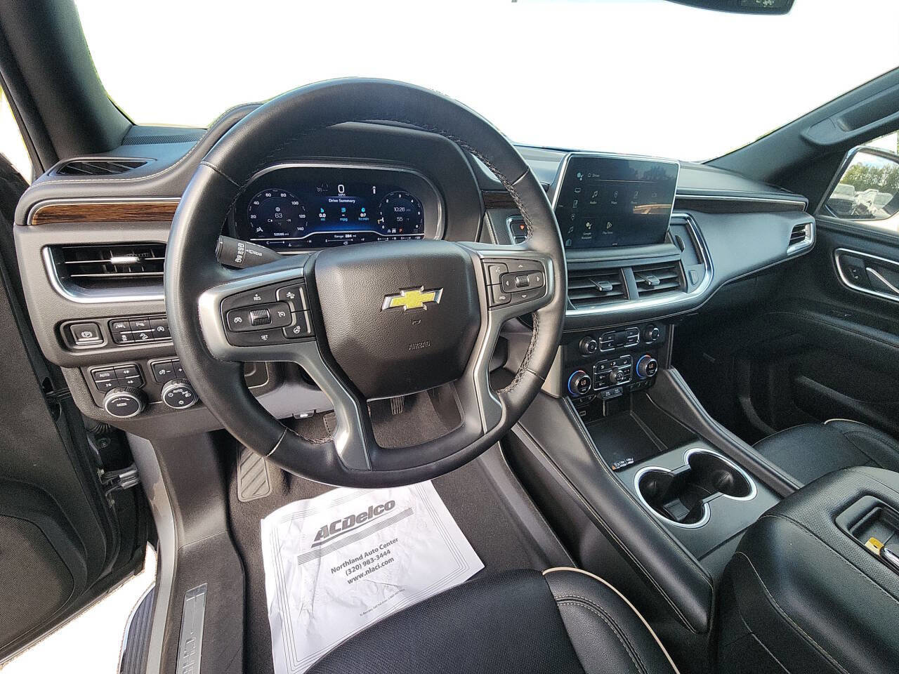 Used 2023 Chevrolet Suburban Premier image 24