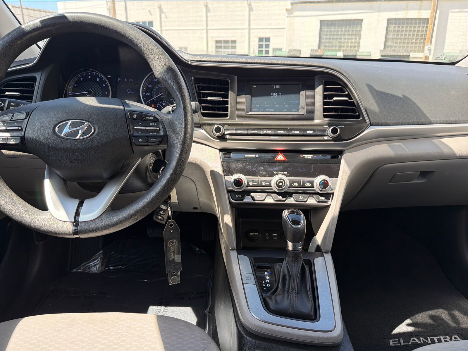 Used 2020 Hyundai Elantra SE image 26