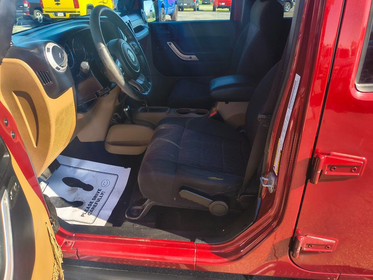 Used 2011 Jeep Wrangler Unlimited Sahara w/ Dual Top Group AWD/4WD image 17