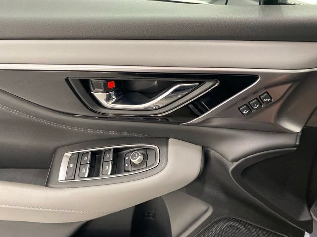 Used 2025 Subaru Outback Limited AWD/4WD image 26