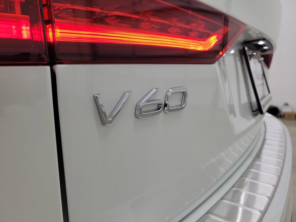 New 2026 Volvo V60 B5 Cross Country Ultra w/ Protection Package Premier AWD/4WD image 9
