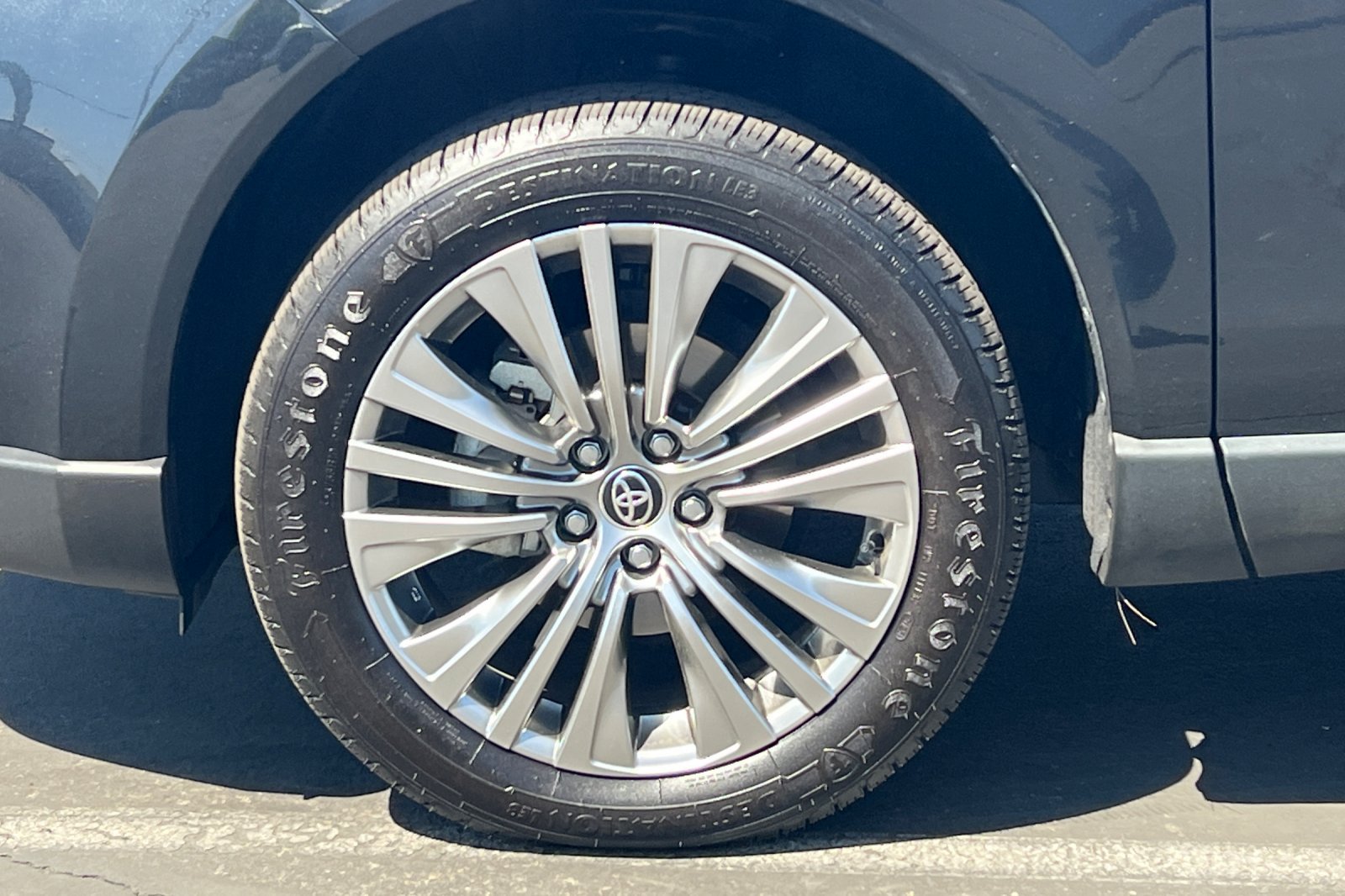 Certified 2024 Toyota Venza XLE AWD/4WD image 26