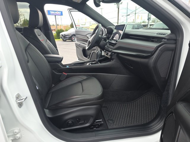 Used 2025 Jeep Compass Trailhawk w/ Trailhawk Elite Group AWD/4WD image 46
