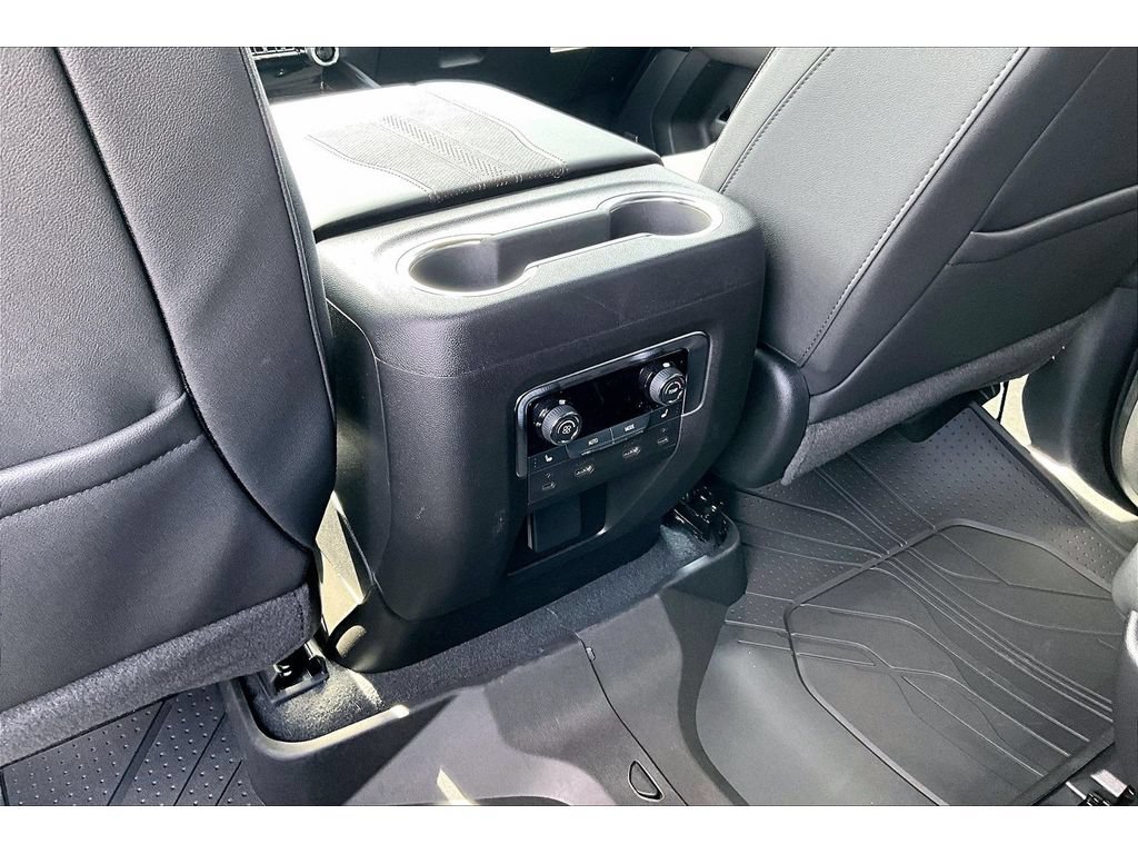 New 2026 Chevrolet Suburban High Country AWD/4WD image 24