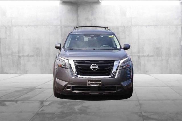 Certified 2025 Nissan Pathfinder SV w/ SV Premium Package FWD image 4