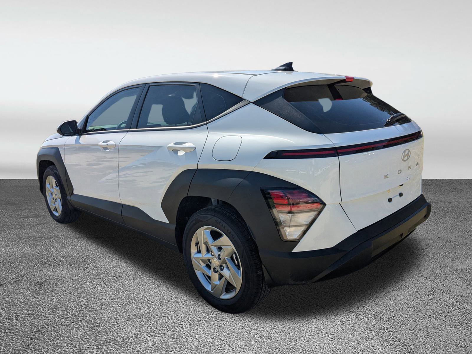 New 2026 Hyundai Kona SE image 6