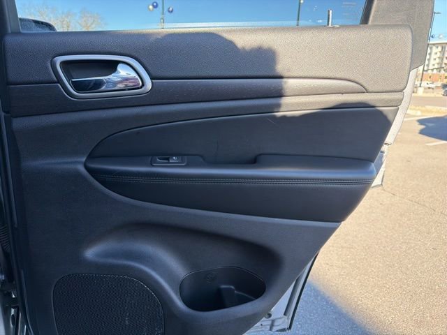 Used 2018 Jeep Grand Cherokee Laredo image 13