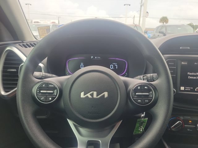 Used 2025 Kia Soul LX w/ LX Technology Package FWD image 19