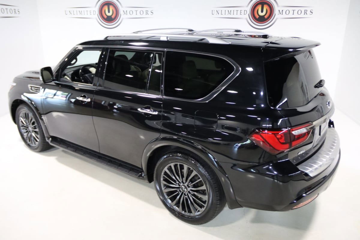 Used 2024 INFINITI QX80 Sensory AWD/4WD image 10