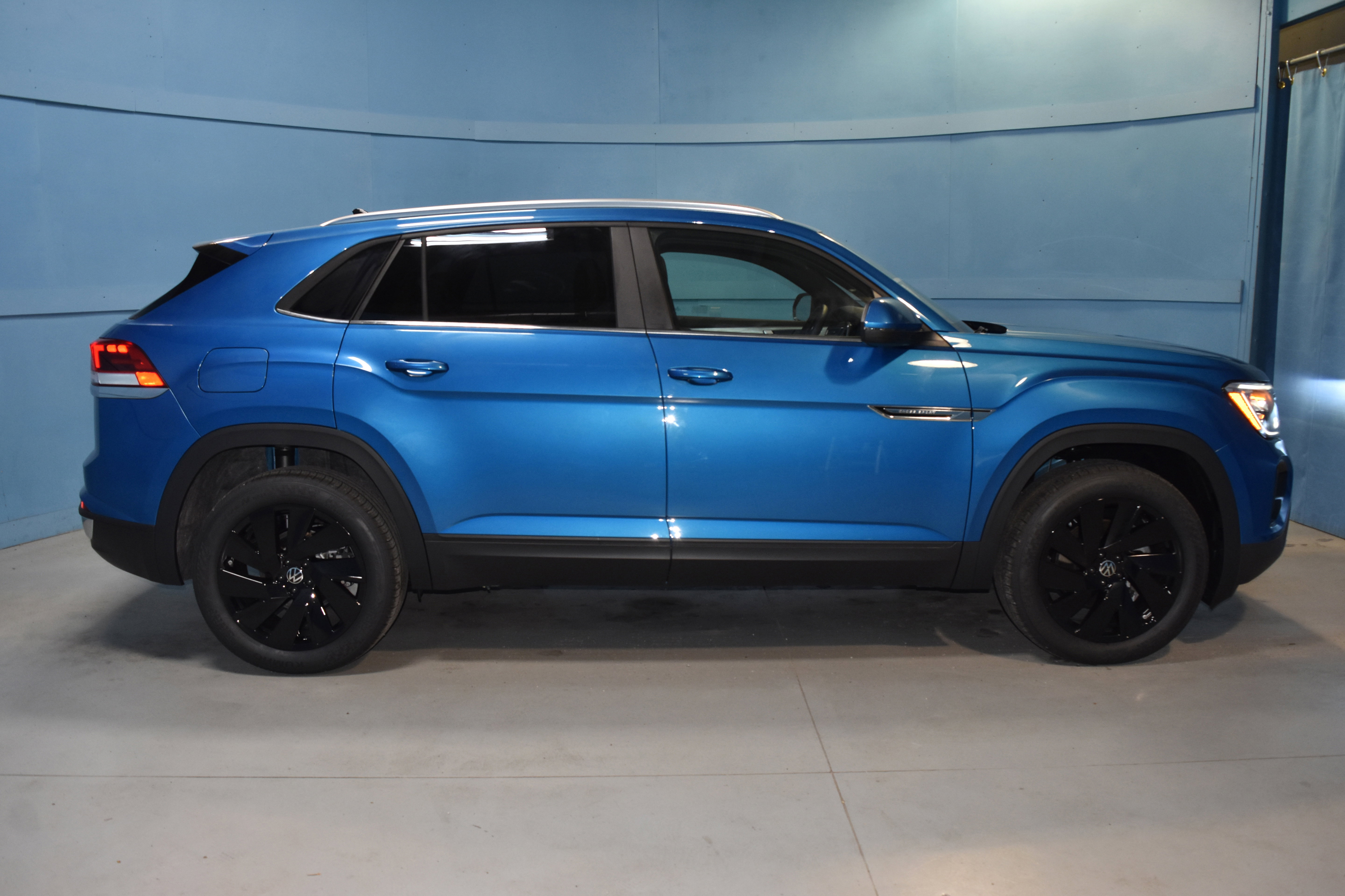 New 2025 Volkswagen Atlas Cross Sport SE image 17