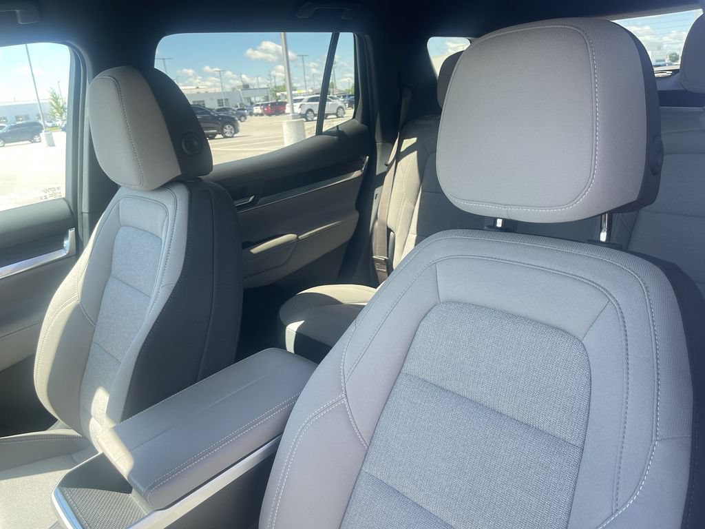 Used 2025 GMC Terrain Elevation AWD/4WD image 16