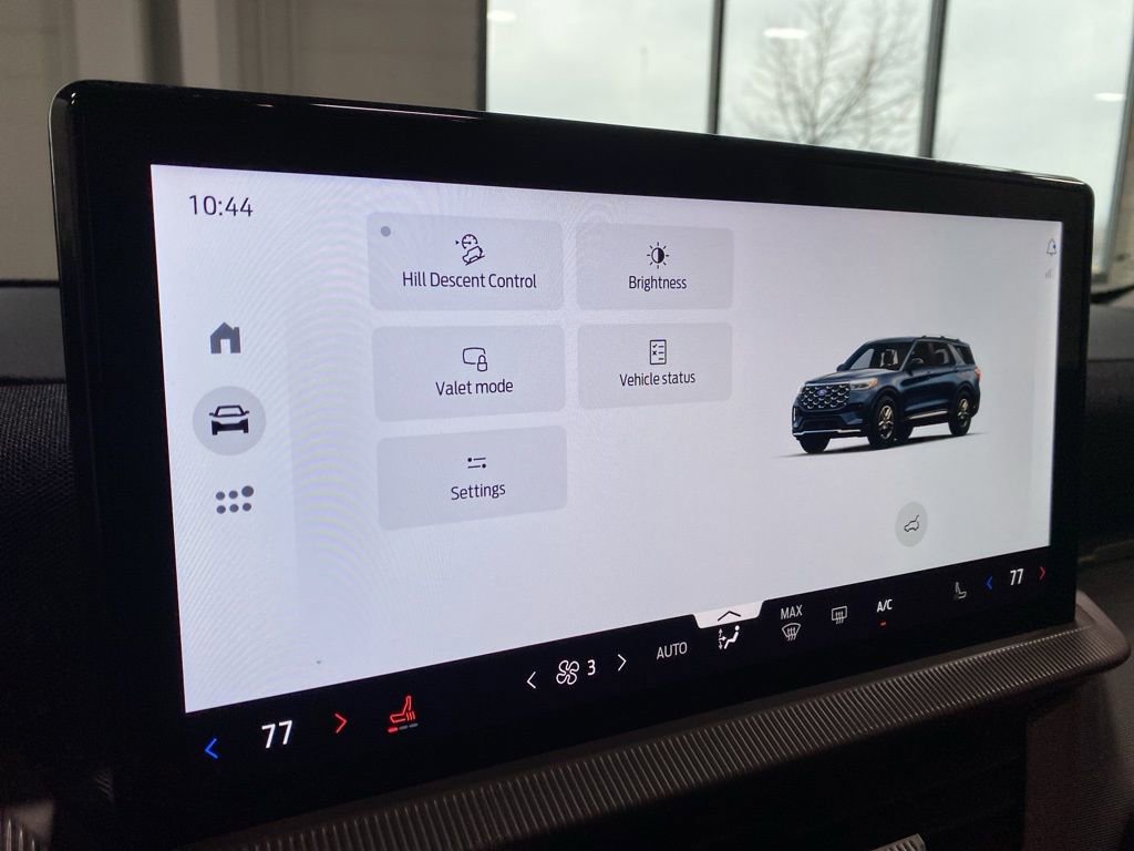 Used 2025 Ford Explorer Active image 25