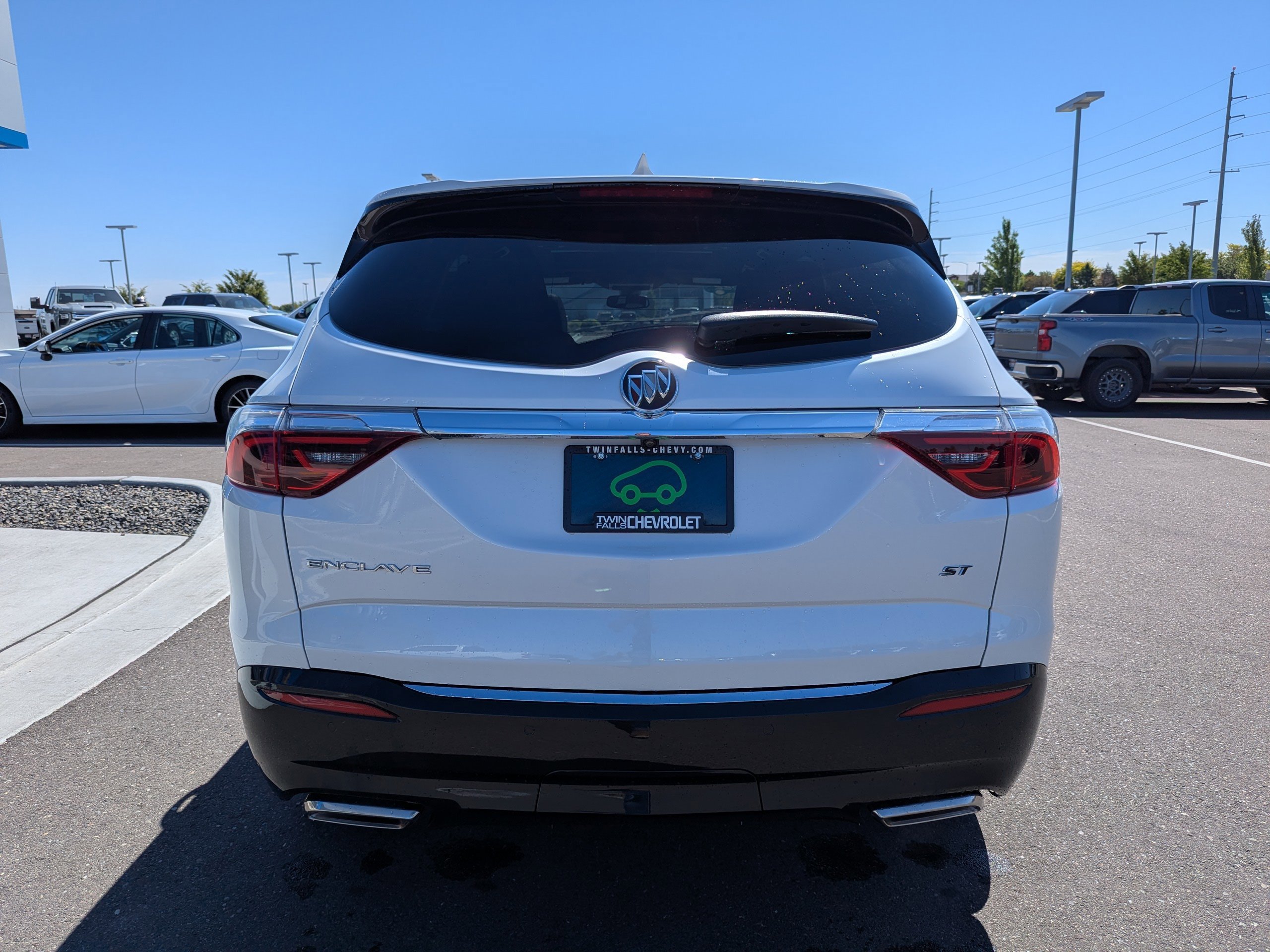 Certified 2022 Buick Enclave Essence w/ Experience Buick Package AWD/4WD image 35