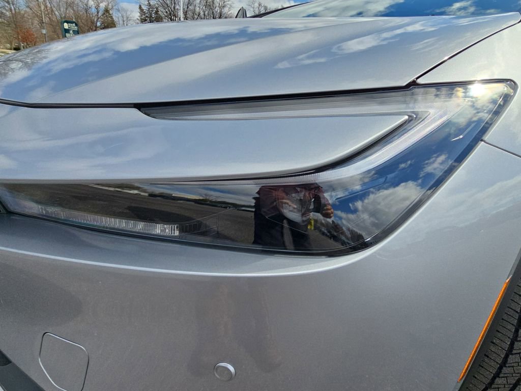 Used 2025 Toyota Prius Plug-In Hybrid image 31