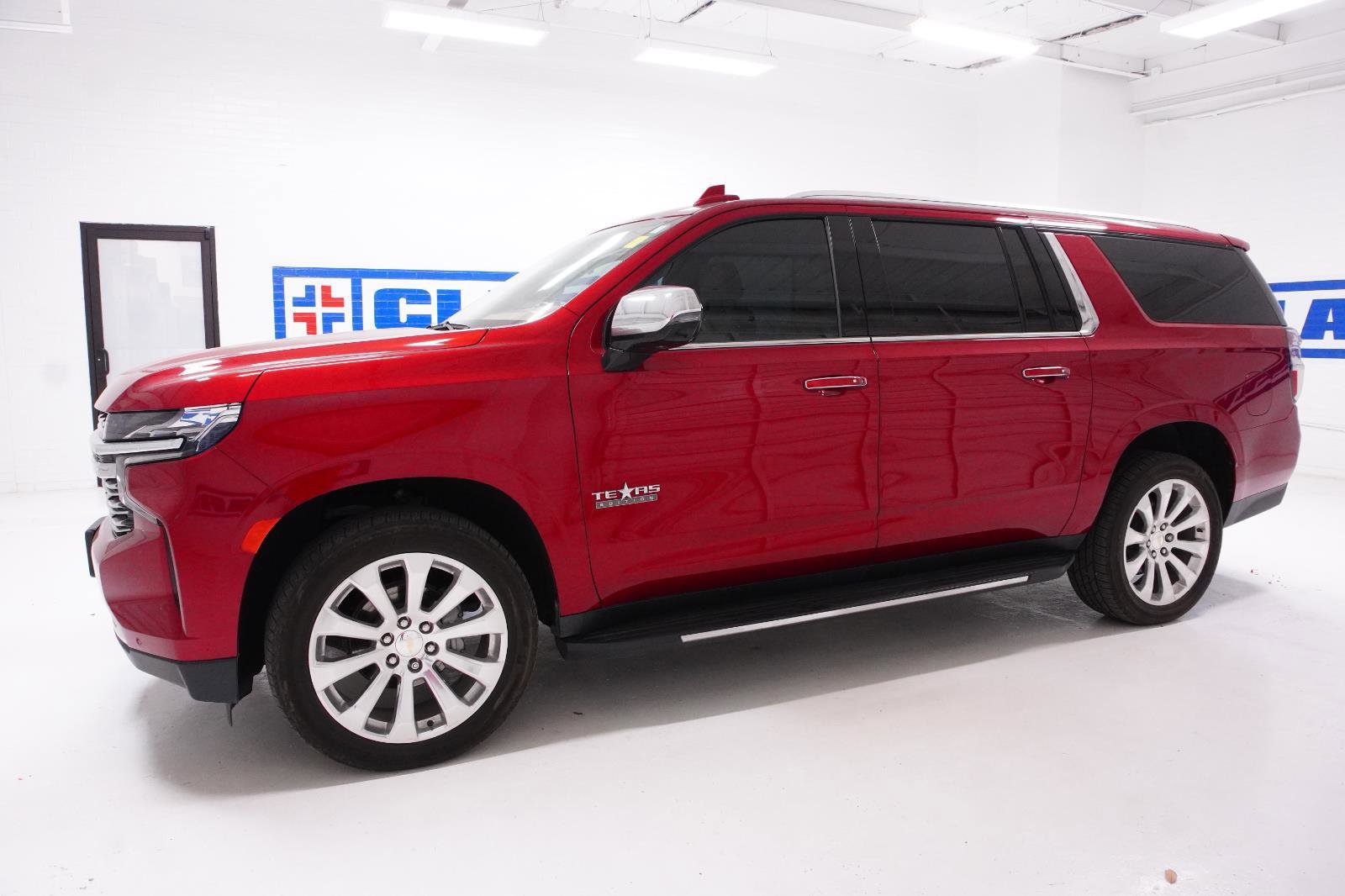Used 2021 Chevrolet Suburban Premier w/ Premium Package image 12