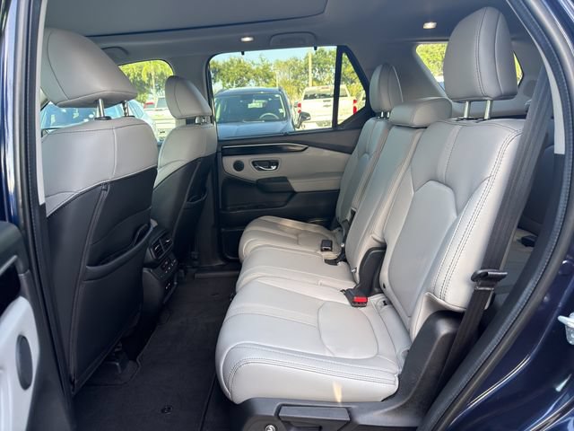 Used 2024 Honda Pilot Touring image 13