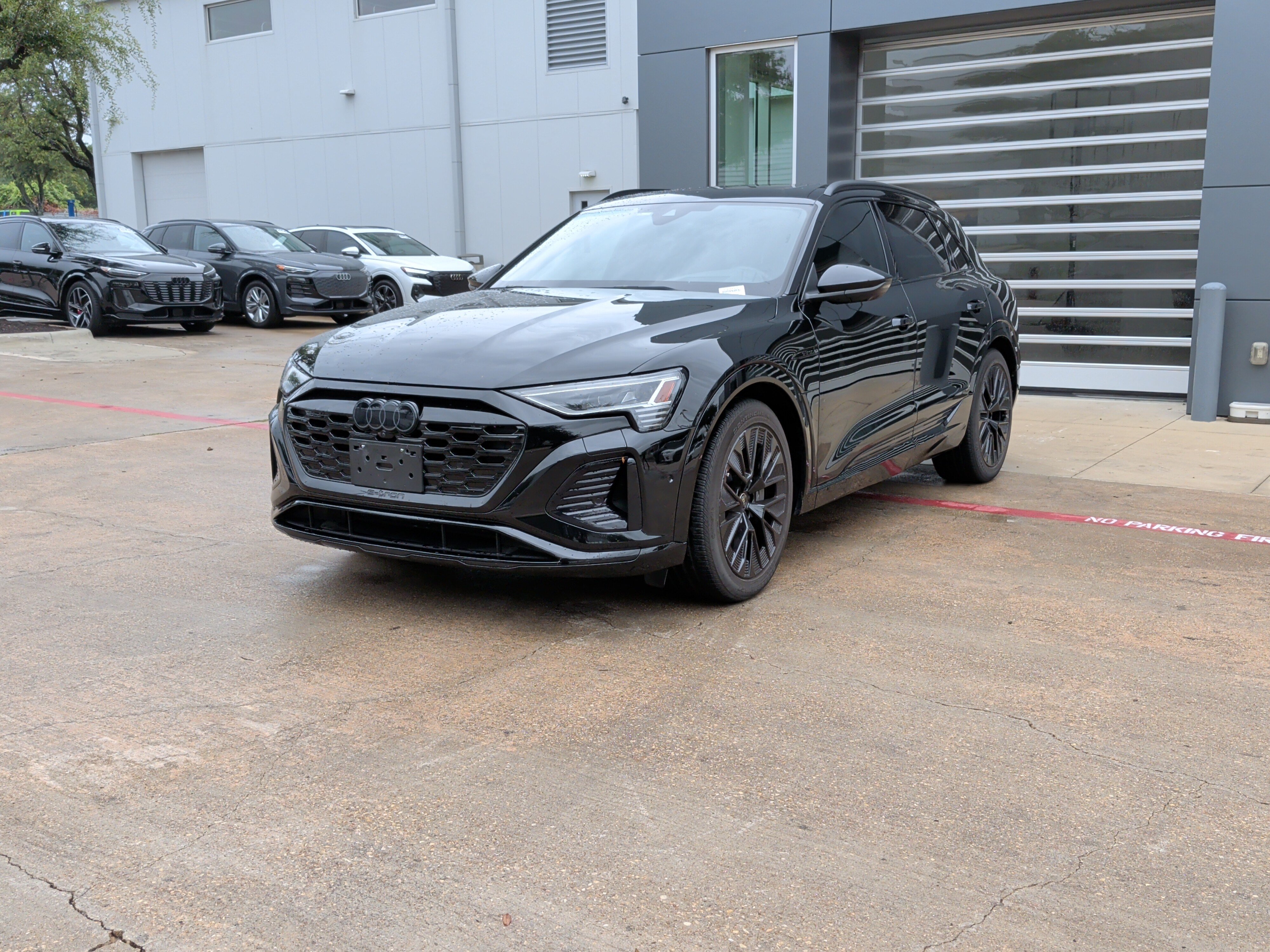 Used 2024 Audi Q8 e-tron Prestige w/ Prestige Package AWD/4WD image 5
