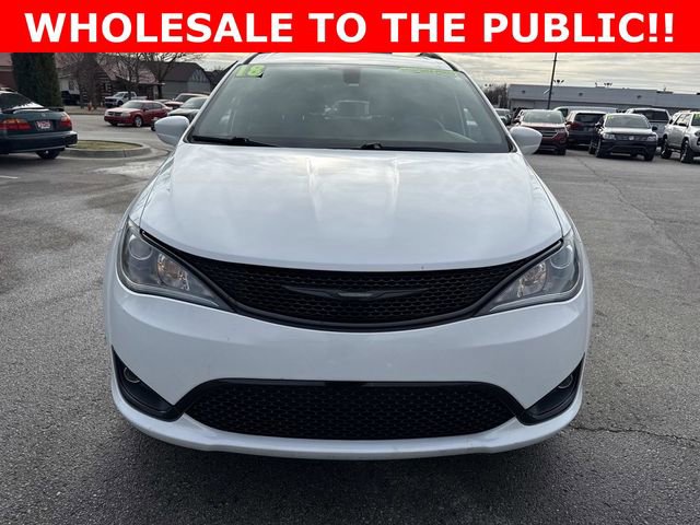 Used 2018 Chrysler Pacifica Touring Plus w/ S Appearance Package image 9