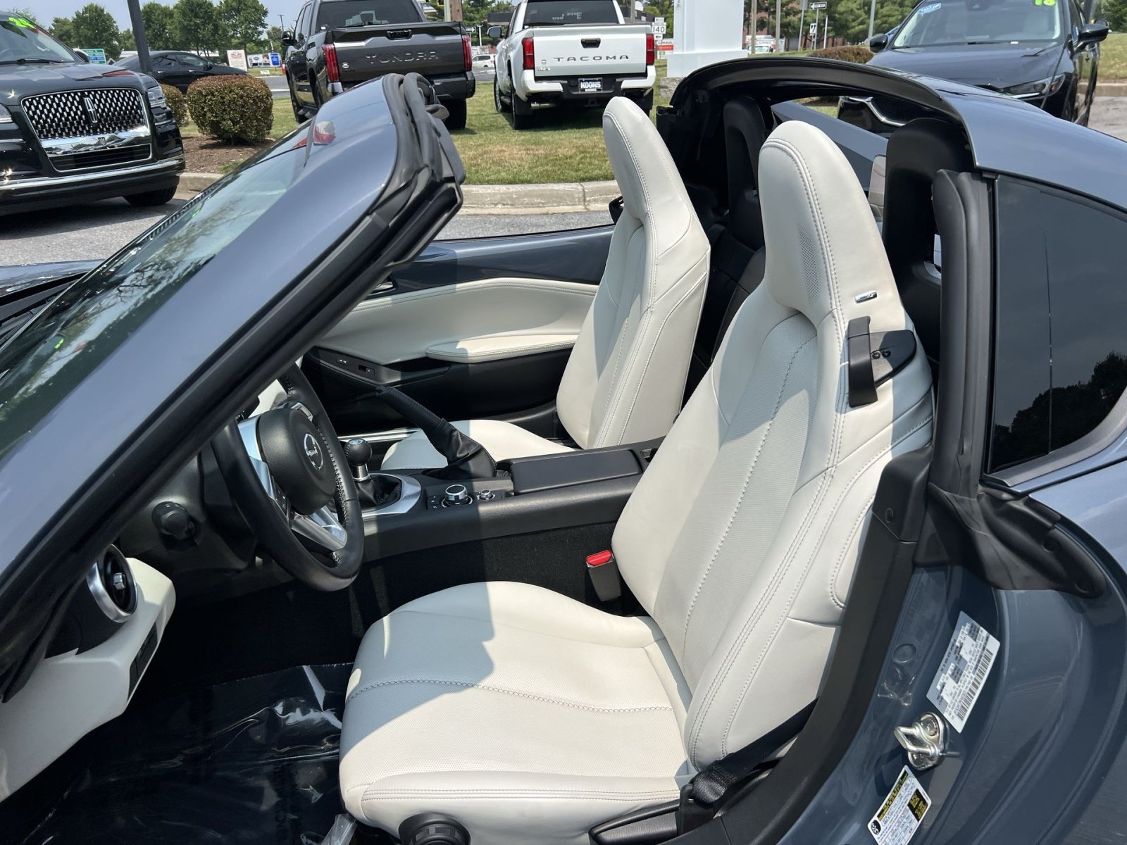Used 2021 MAZDA MX-5 Miata RF Grand Touring RWD image 13