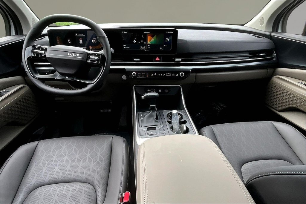 New 2027 Kia Carnival FWD image 5