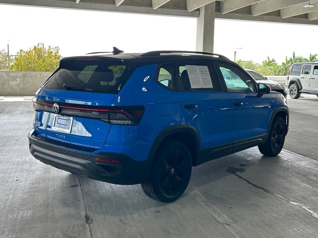 Used 2025 Volkswagen Taos SE image 5