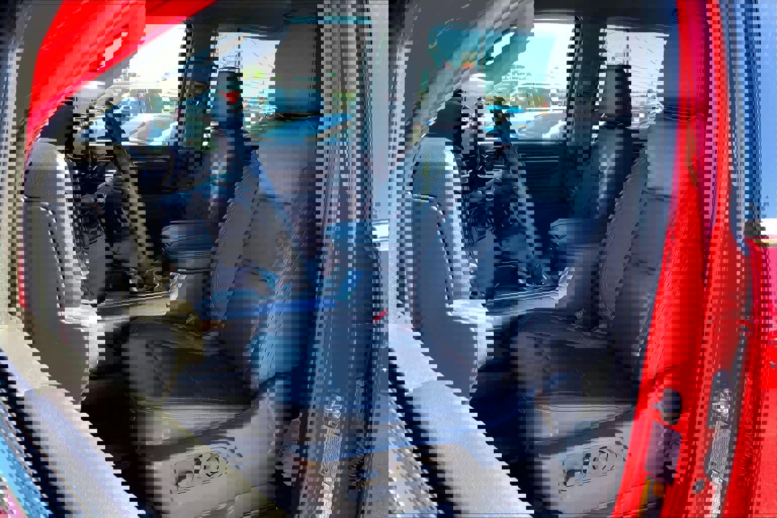 Used 2024 Chevrolet Silverado 2500 LTZ w/ LTZ Convenience Package image 7