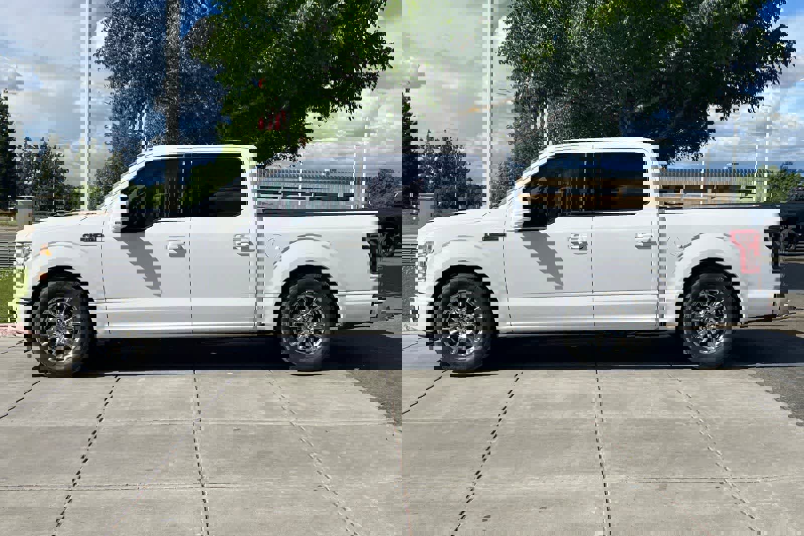 Used 2017 Ford F150 XLT w/ Equipment Group 301A Mid image 6