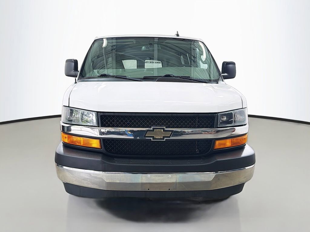 Used 2018 Chevrolet Express 3500 LT w/ LT Preferred Equipment Group RWD image 3