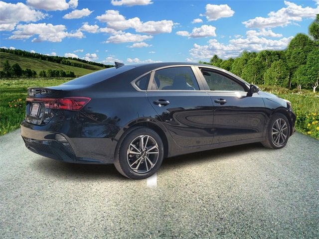 Used 2024 Kia Forte LXS w/ LXS Technology Package image 4