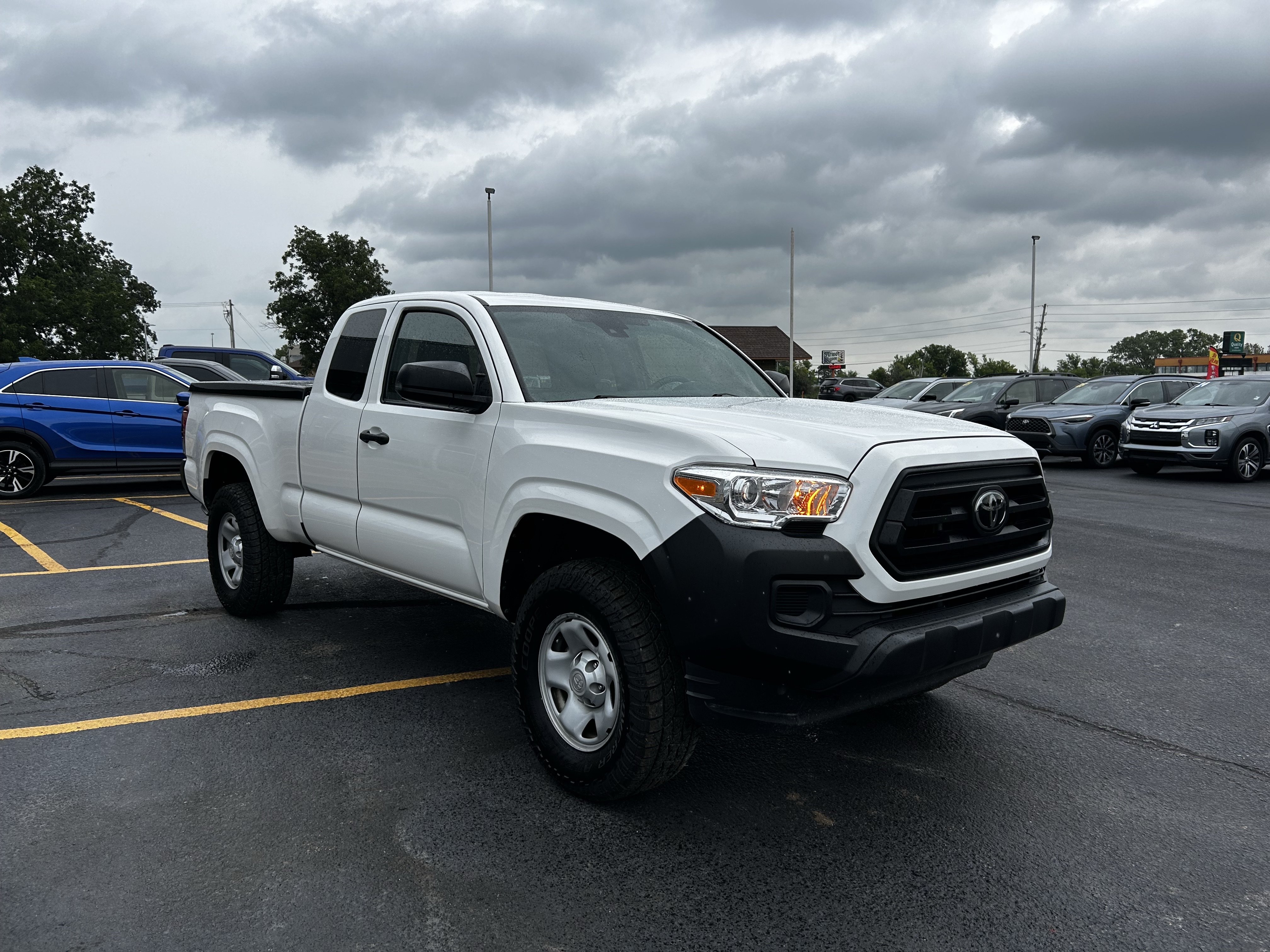 Used 2023 Toyota Tacoma SR RWD image 3
