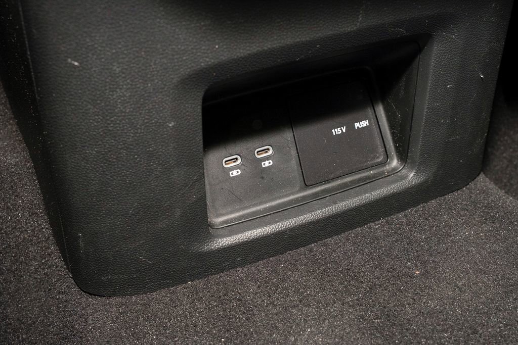 Used 2024 Volkswagen Atlas Cross Sport SE image 8